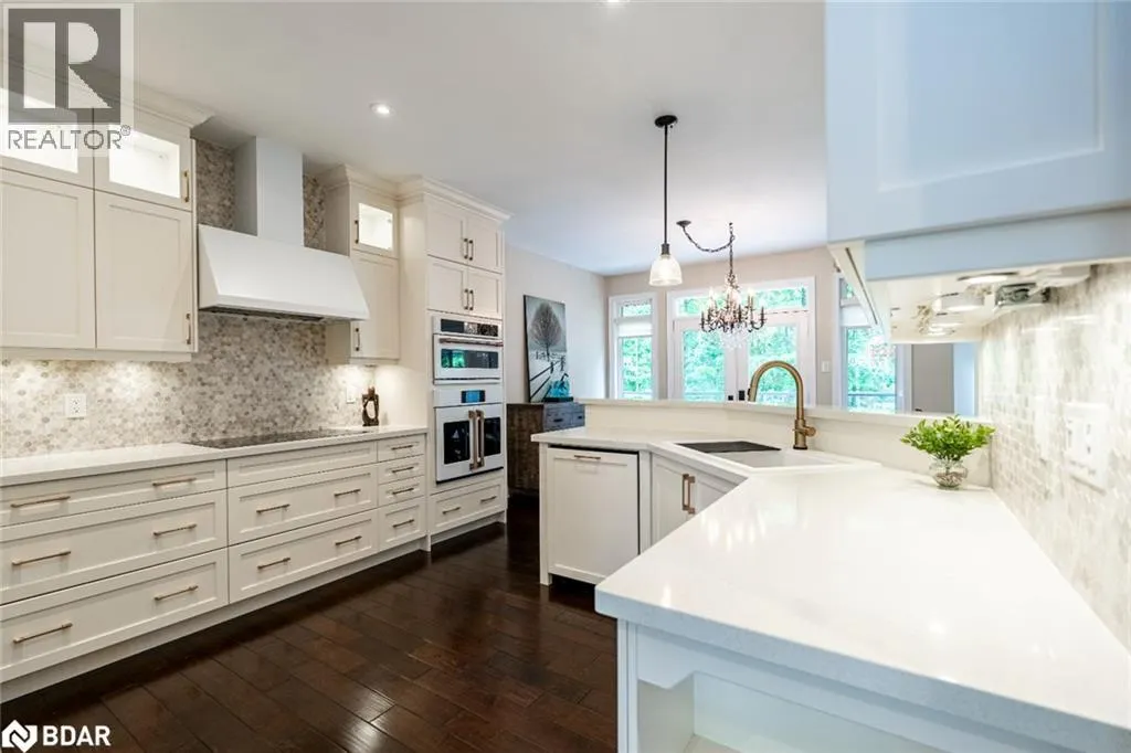 11 EMERALD TERRACE
