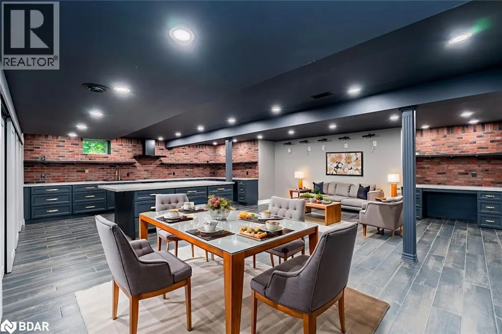 11 EMERALD TERRACE