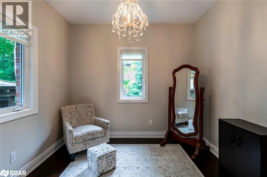 11 EMERALD TERRACE