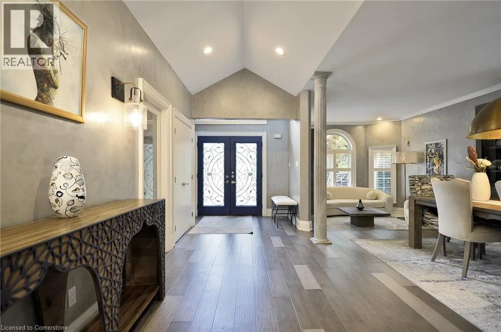 27 WOODMANS Court