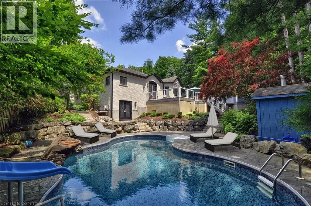 27 WOODMANS Court