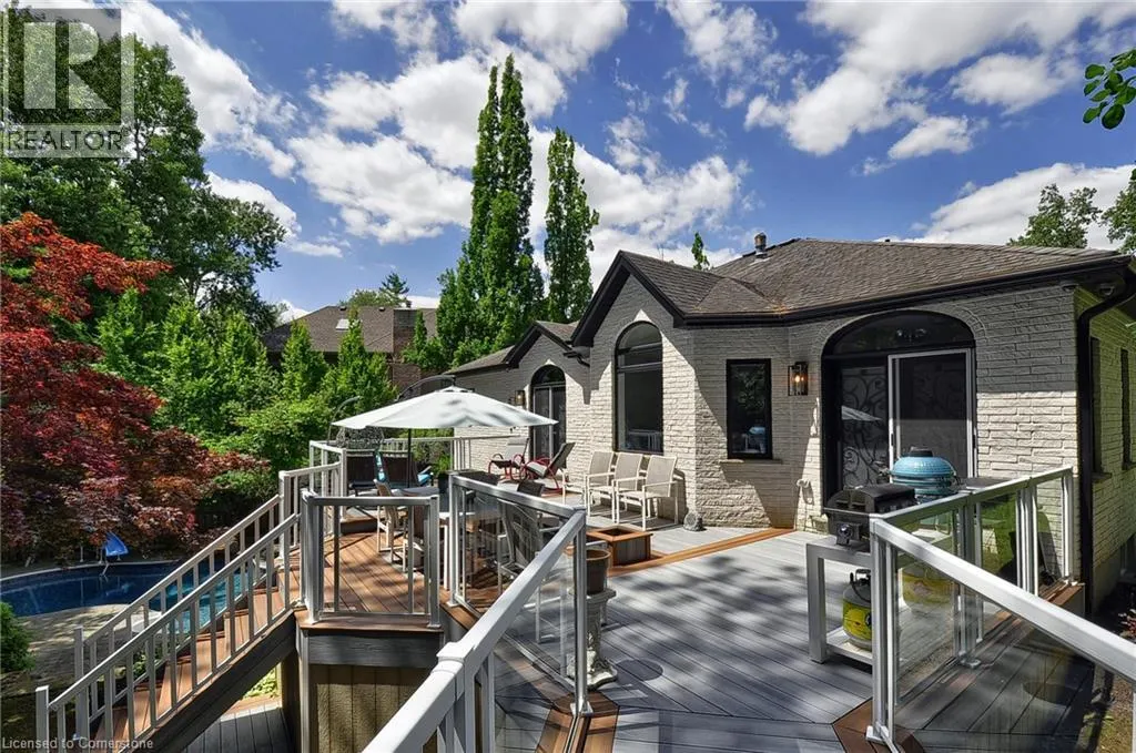27 WOODMANS Court