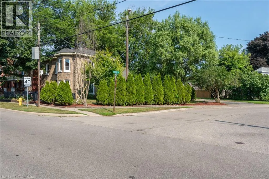 301 GRAND RIVER Avenue