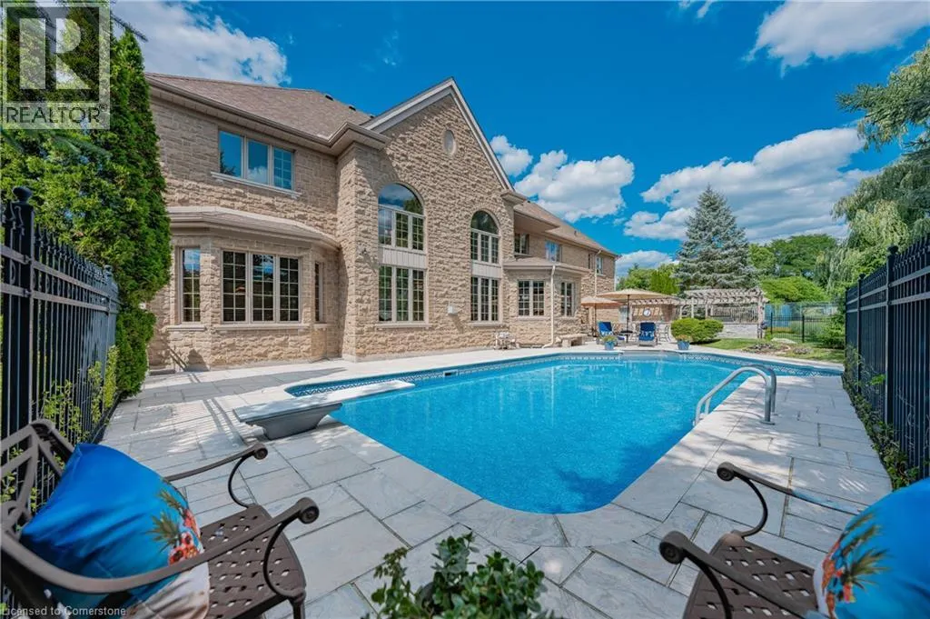 375 RIVER OAK Place