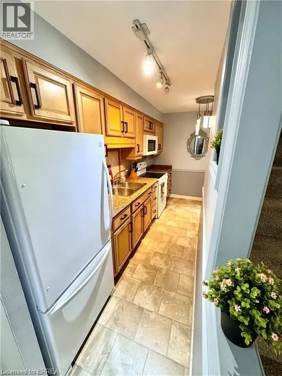 36 HAYHURST Road Unit# 160, #160