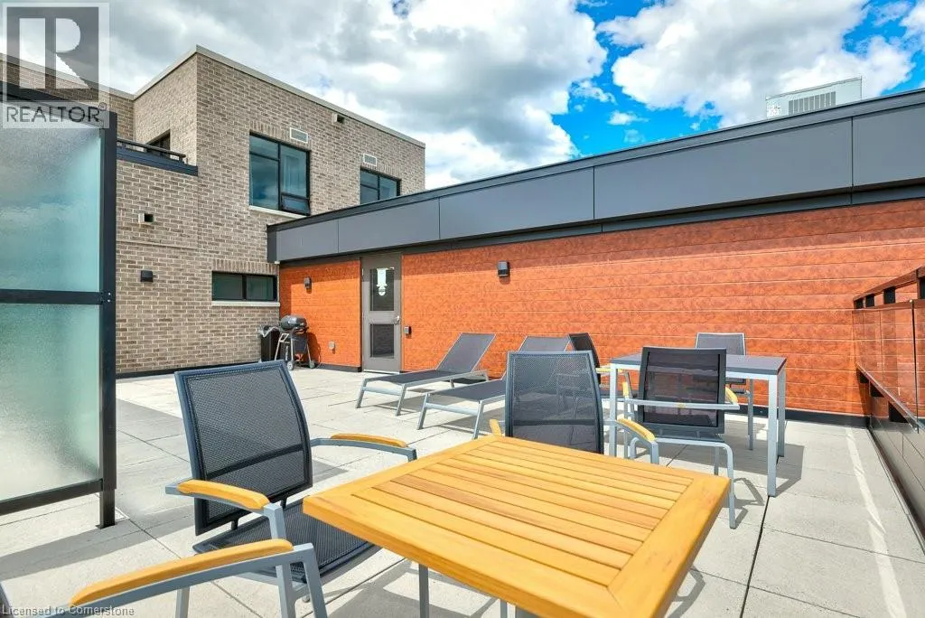 30 HAMILTON Street S Unit# 407, #407