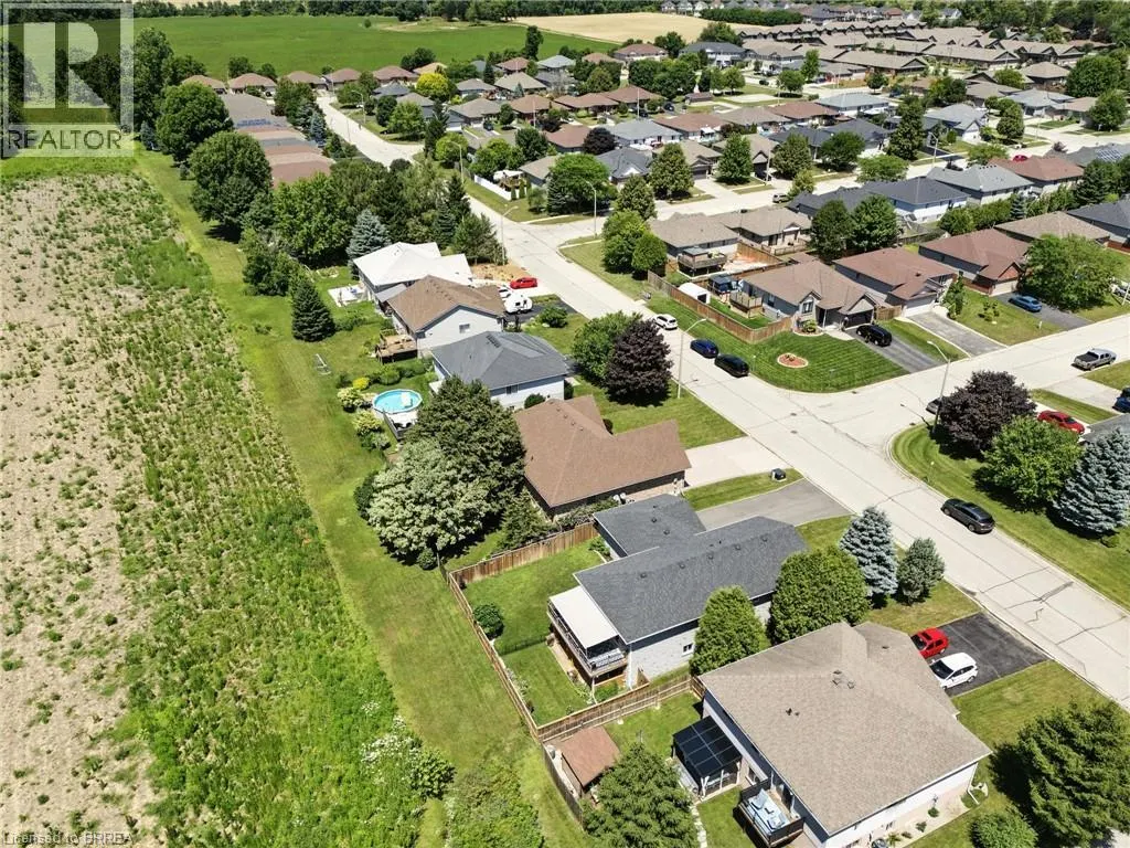 28 MACPHERSON Drive