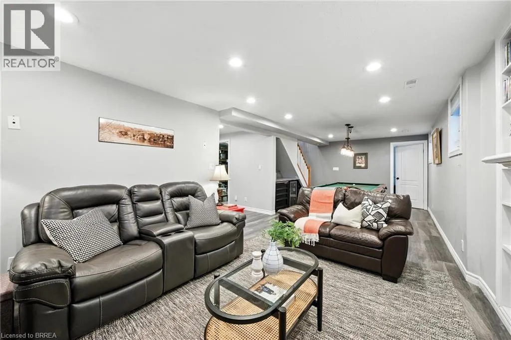 28 MACPHERSON Drive