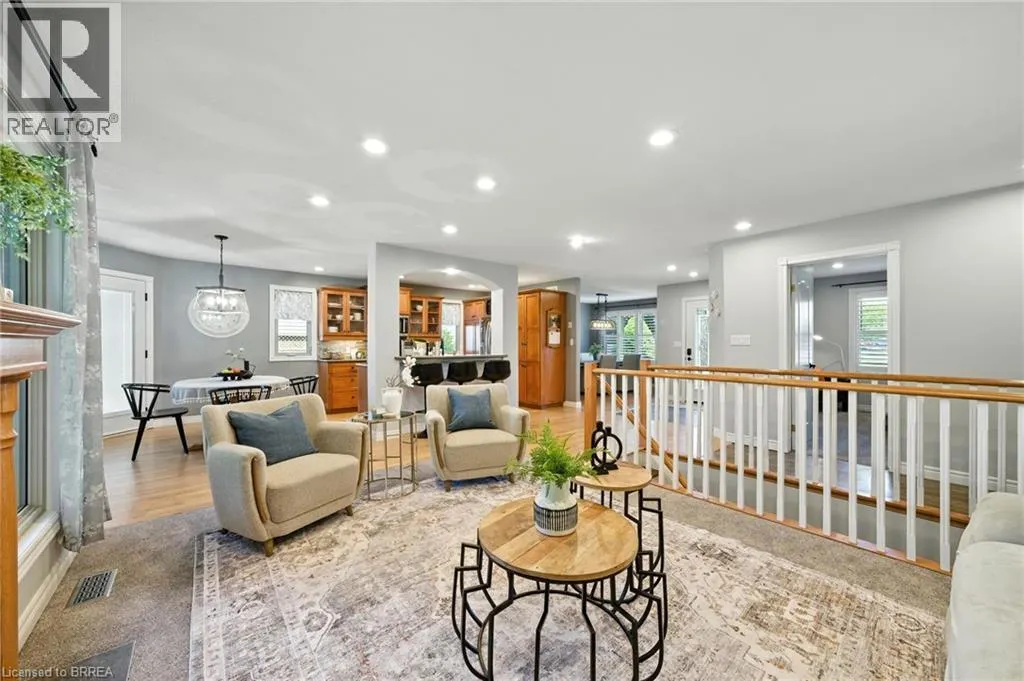 28 MACPHERSON Drive