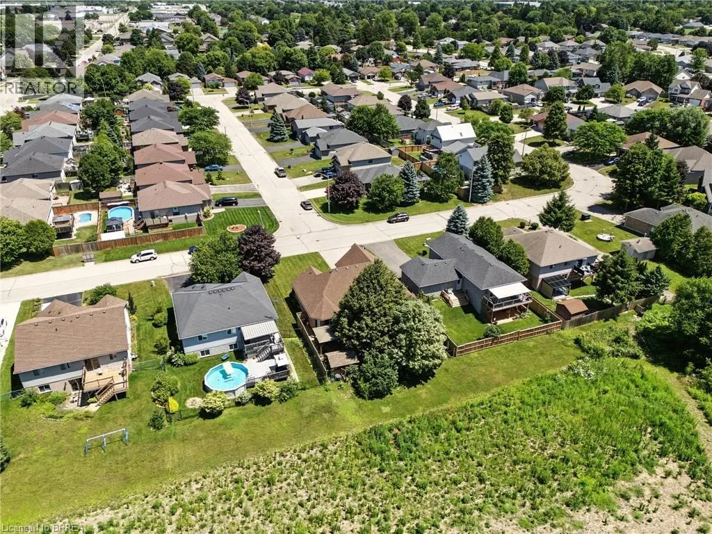 28 MACPHERSON Drive