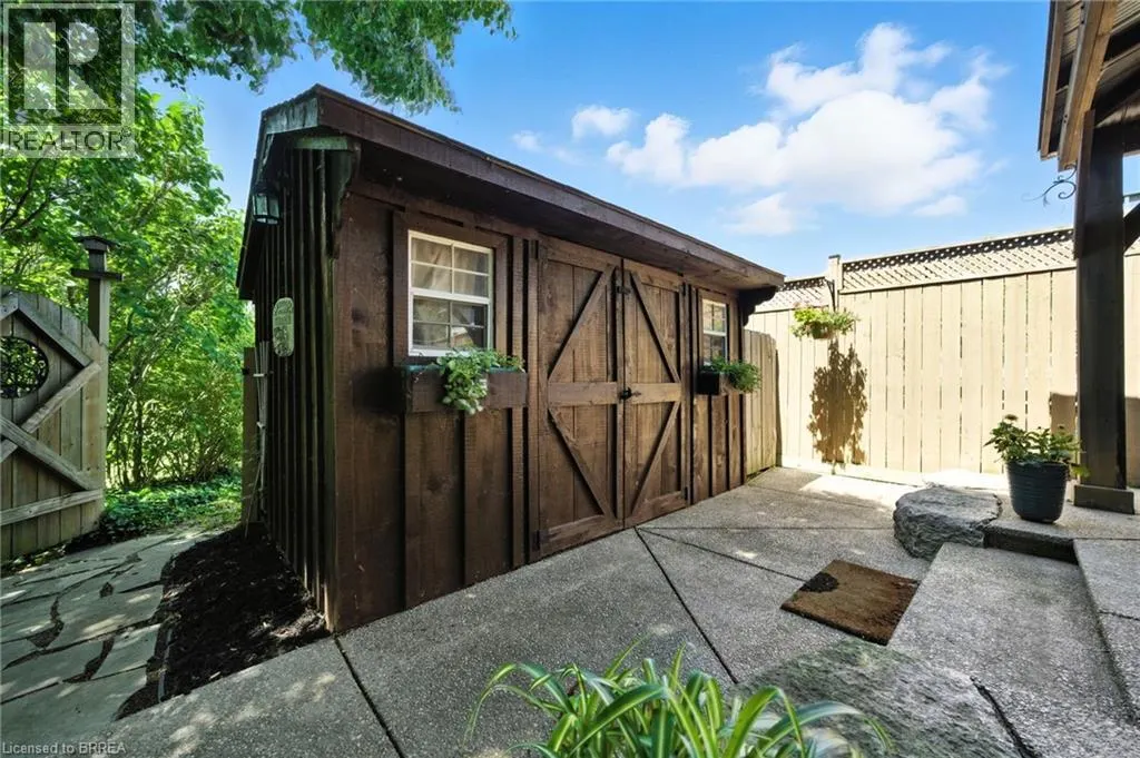 28 MACPHERSON Drive