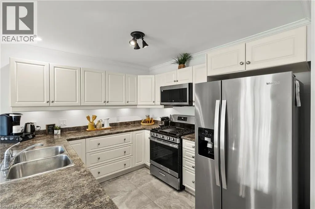 3923 SUNSET Lane