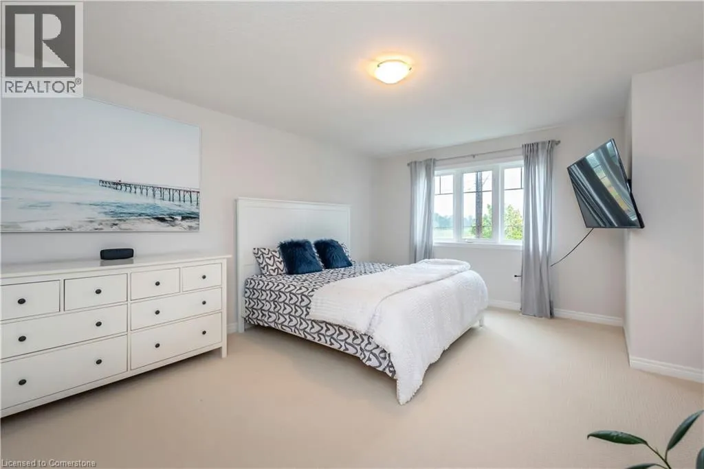80 DUNROBIN Lane