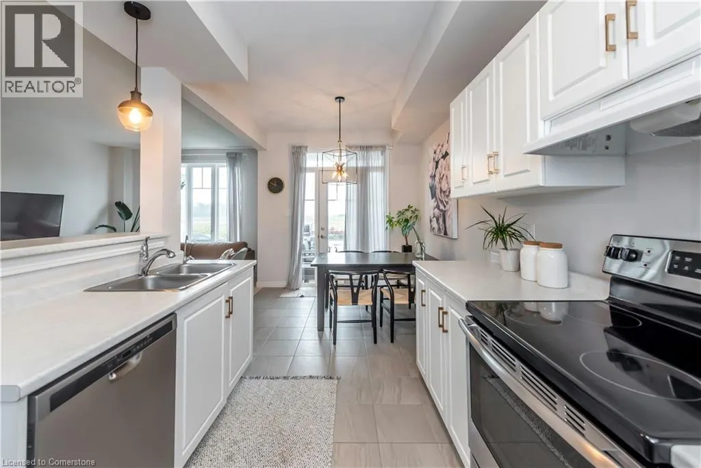 80 DUNROBIN Lane