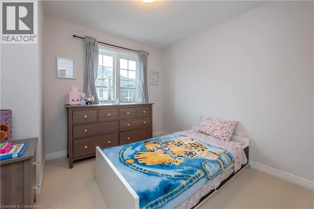 80 DUNROBIN Lane