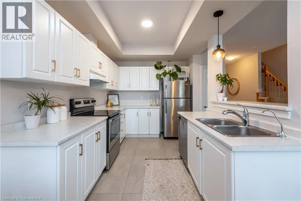 80 DUNROBIN Lane