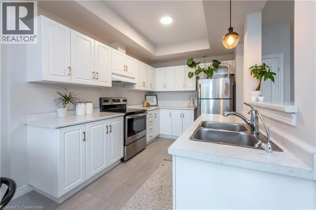 80 DUNROBIN Lane