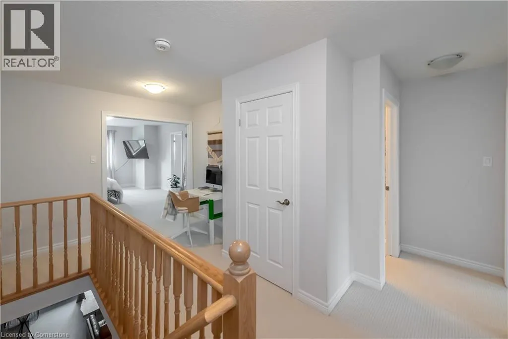 80 DUNROBIN Lane
