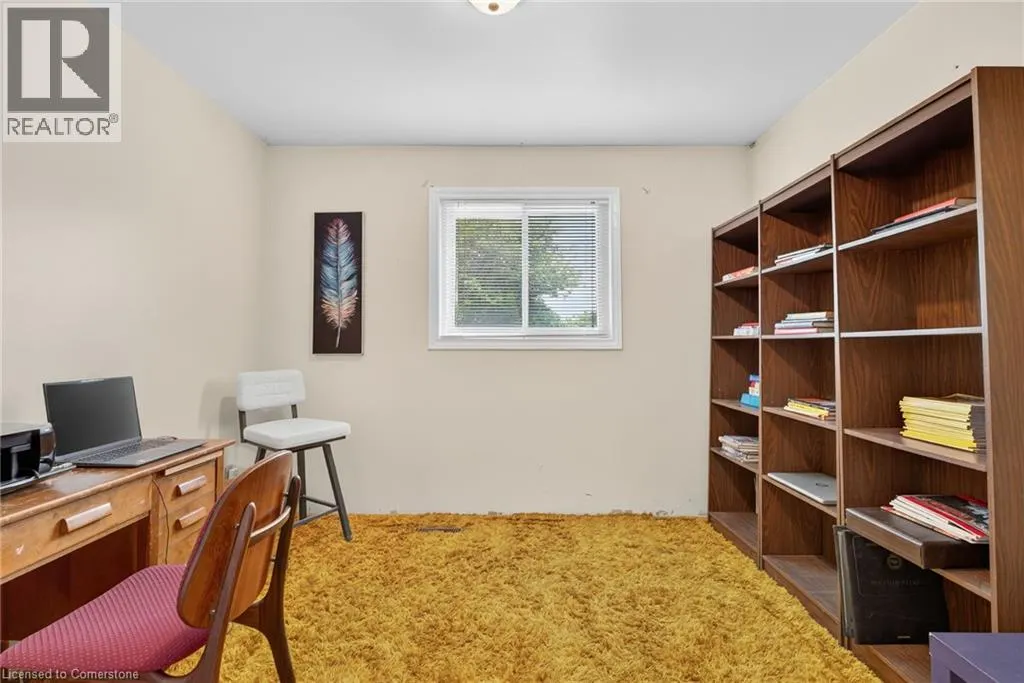 3084 PARKGATE Crescent