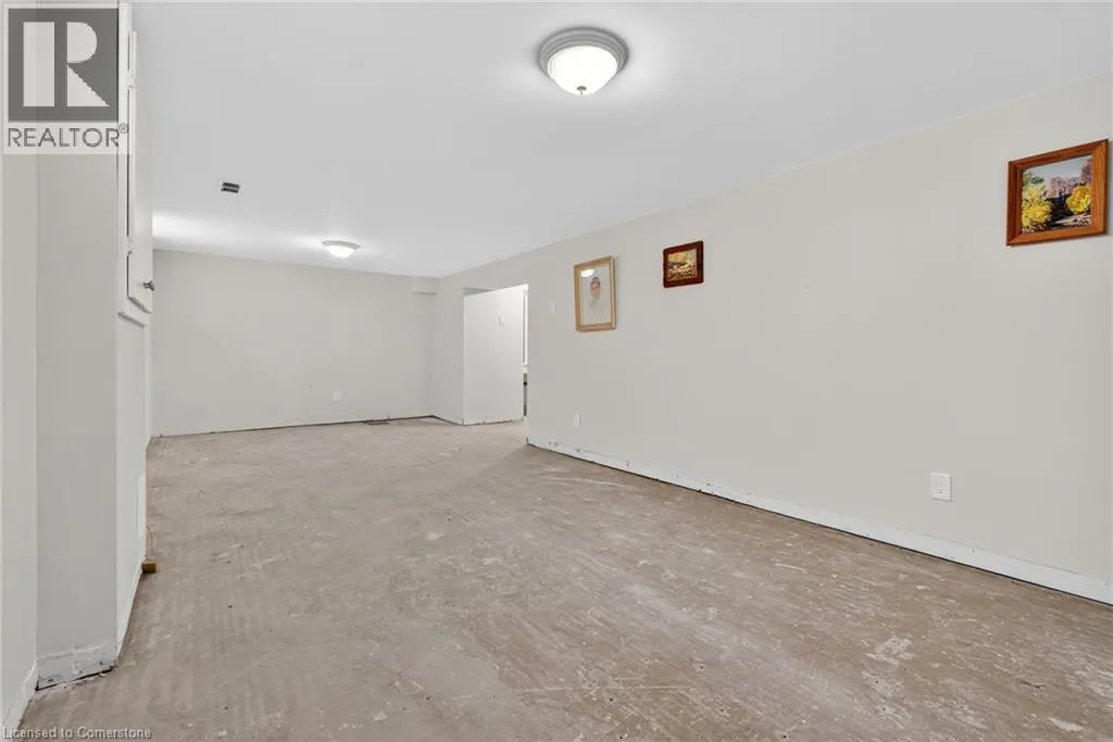 3084 PARKGATE Crescent
