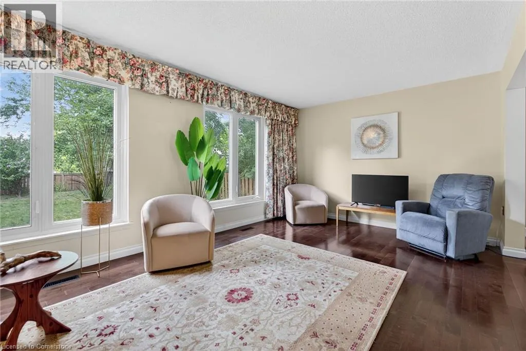 3084 PARKGATE Crescent
