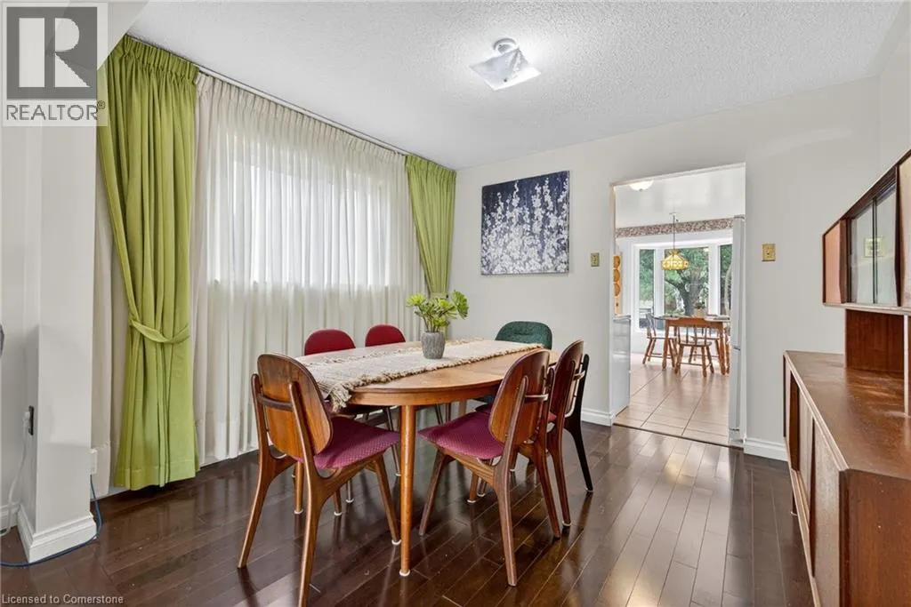 3084 PARKGATE Crescent