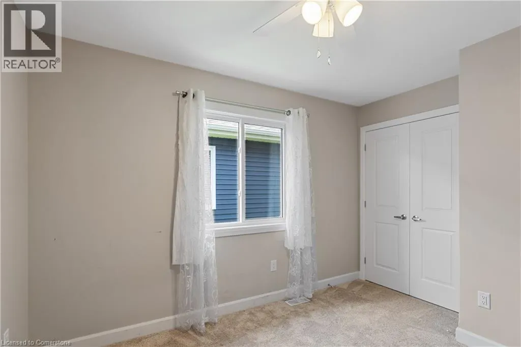 98 MOONSTONE Crescent
