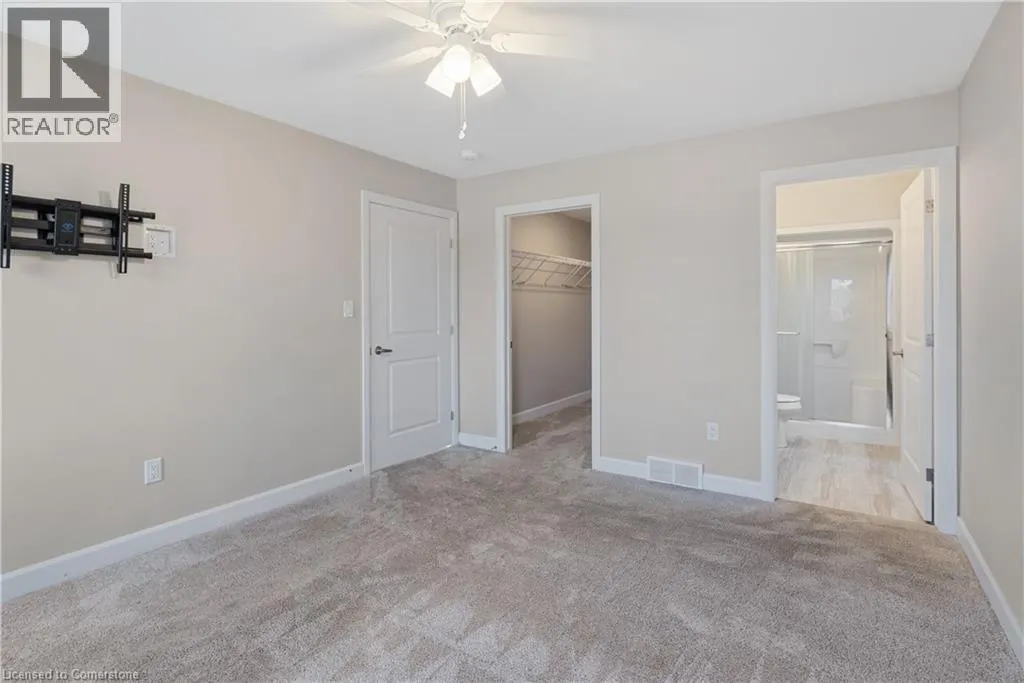 98 MOONSTONE Crescent