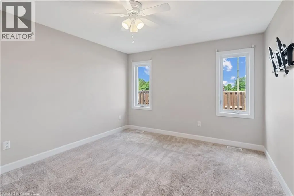 98 MOONSTONE Crescent
