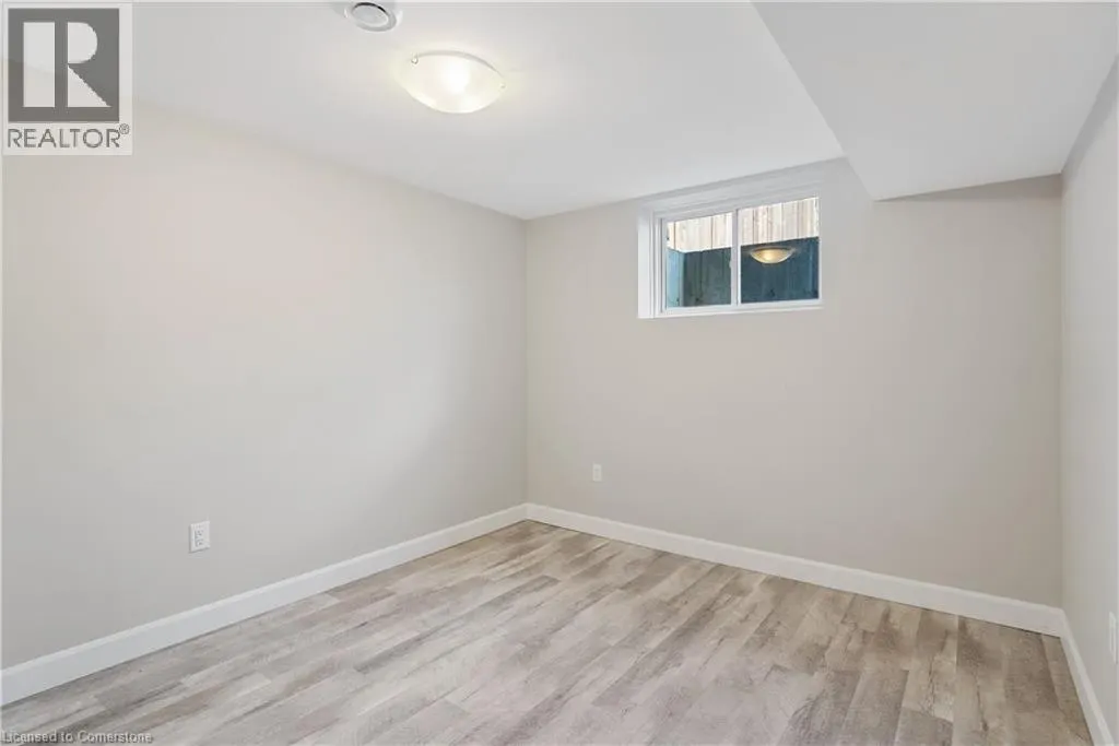 98 MOONSTONE Crescent