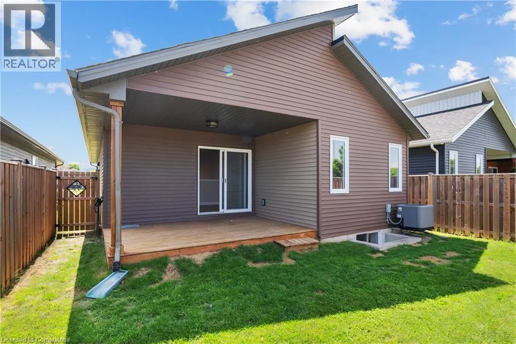 98 MOONSTONE Crescent