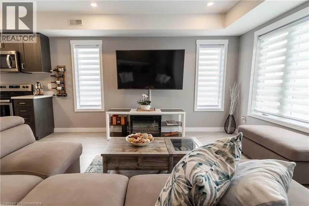 160 ROCHEFORT Street Unit# D7, #D7