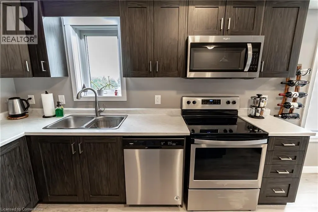 160 ROCHEFORT Street Unit# D7, #D7