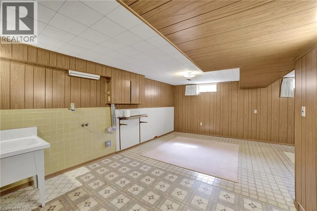26 CLIFTON DOWNS Road