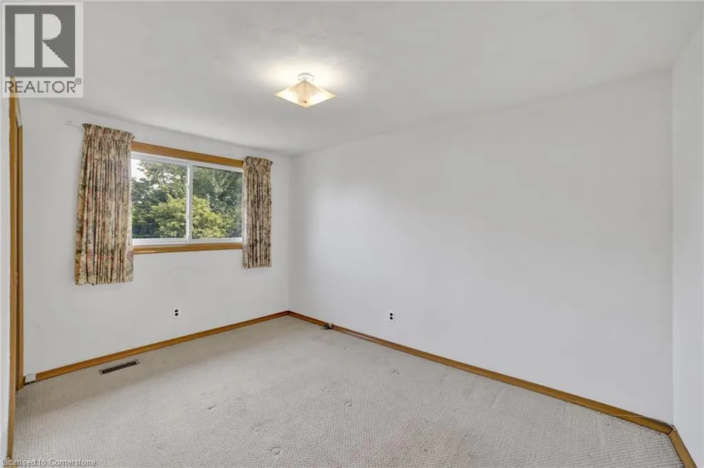 26 CLIFTON DOWNS Road