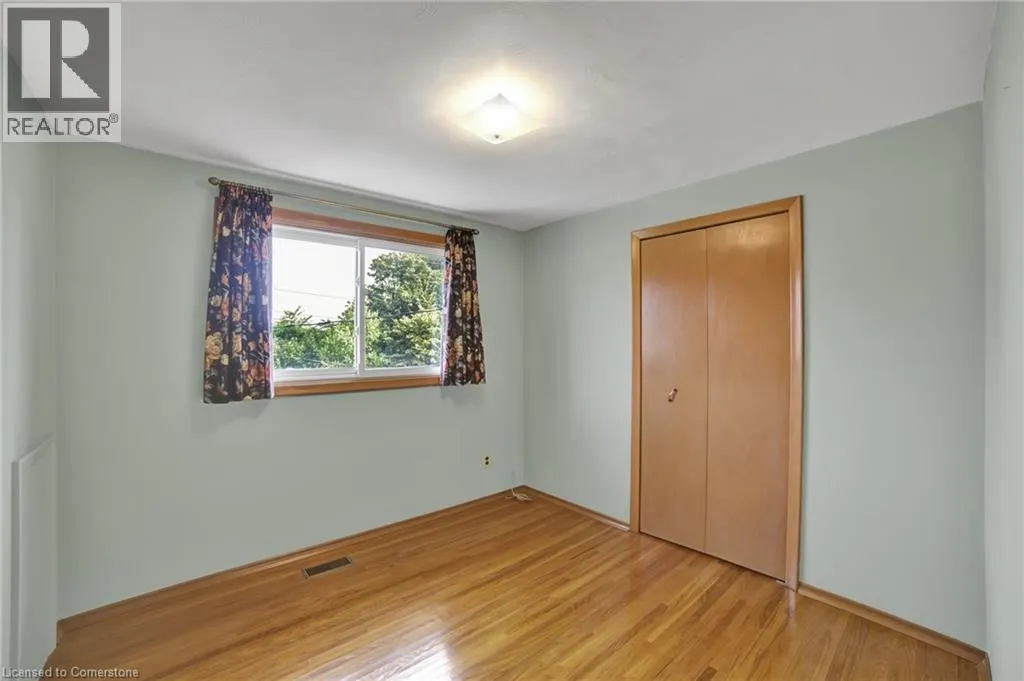 26 CLIFTON DOWNS Road