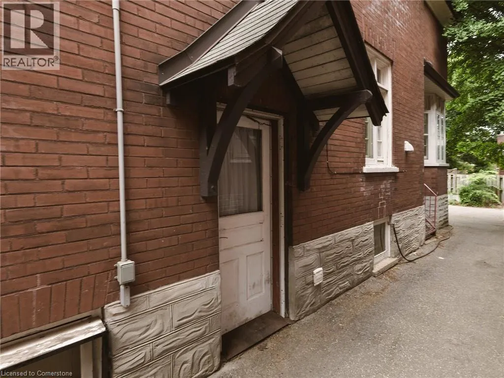 32 SIMEON Street