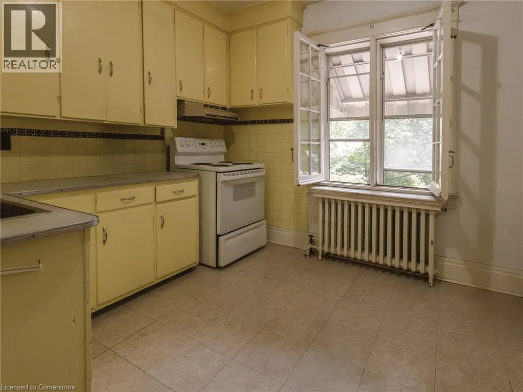 32 SIMEON Street