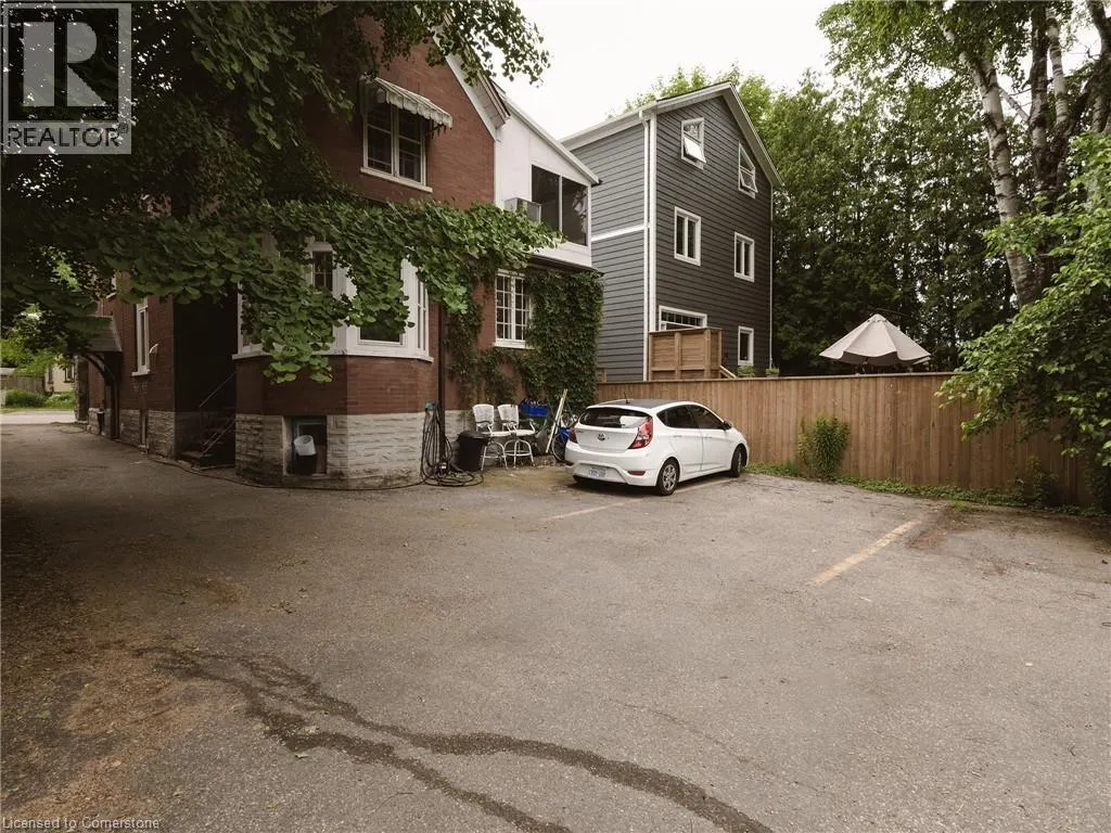 32 SIMEON Street