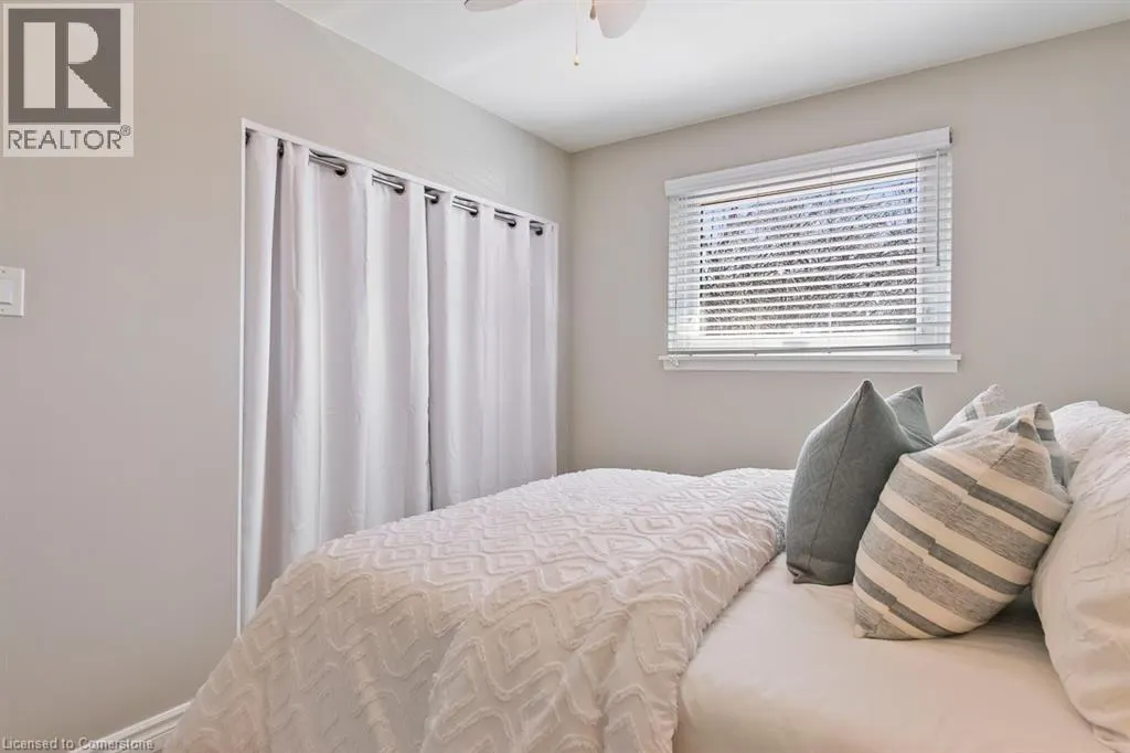 1257 HILLVIEW Crescent
