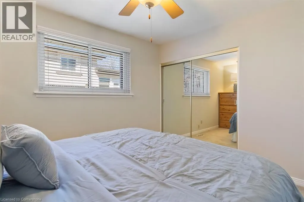 1257 HILLVIEW Crescent