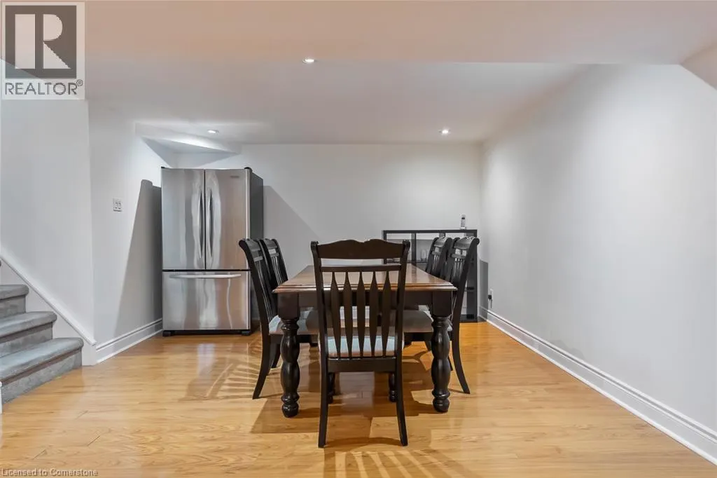 1257 HILLVIEW Crescent