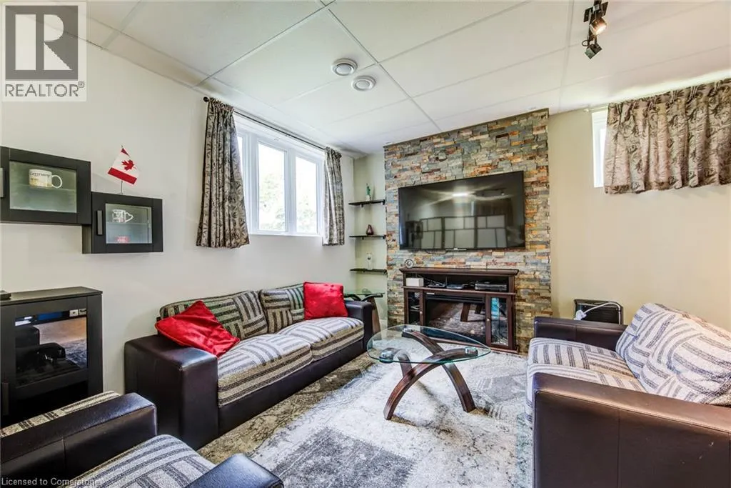 160 HIDDEN CREEK Drive
