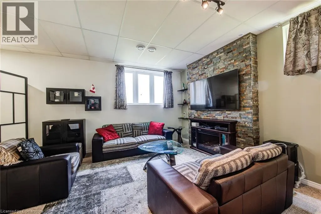 160 HIDDEN CREEK Drive