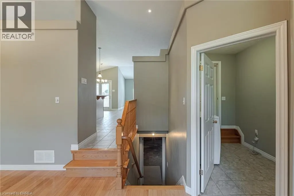 26 MACDONALD Crescent