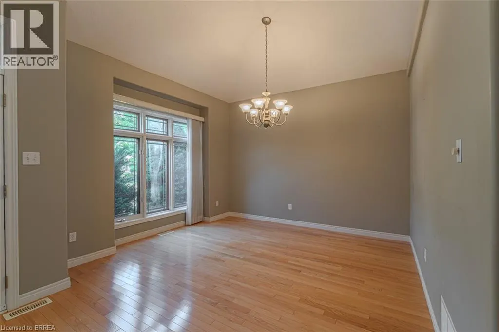 26 MACDONALD Crescent