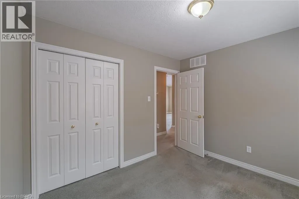 26 MACDONALD Crescent