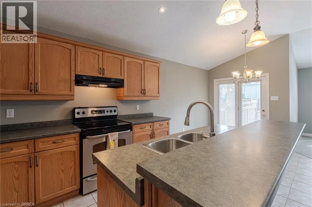 26 MACDONALD Crescent