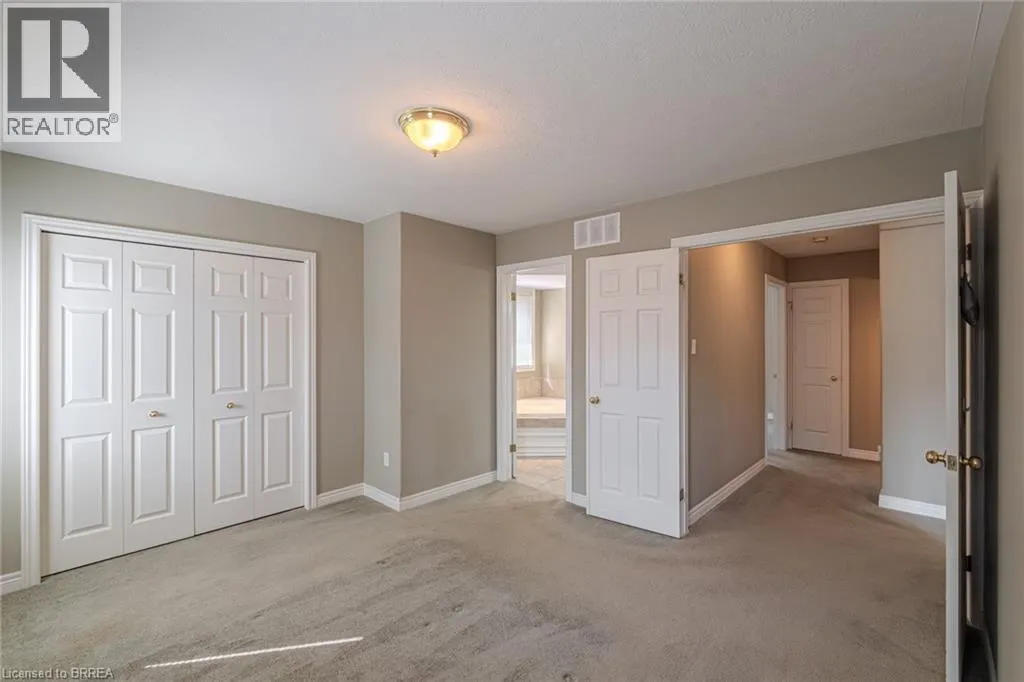 26 MACDONALD Crescent