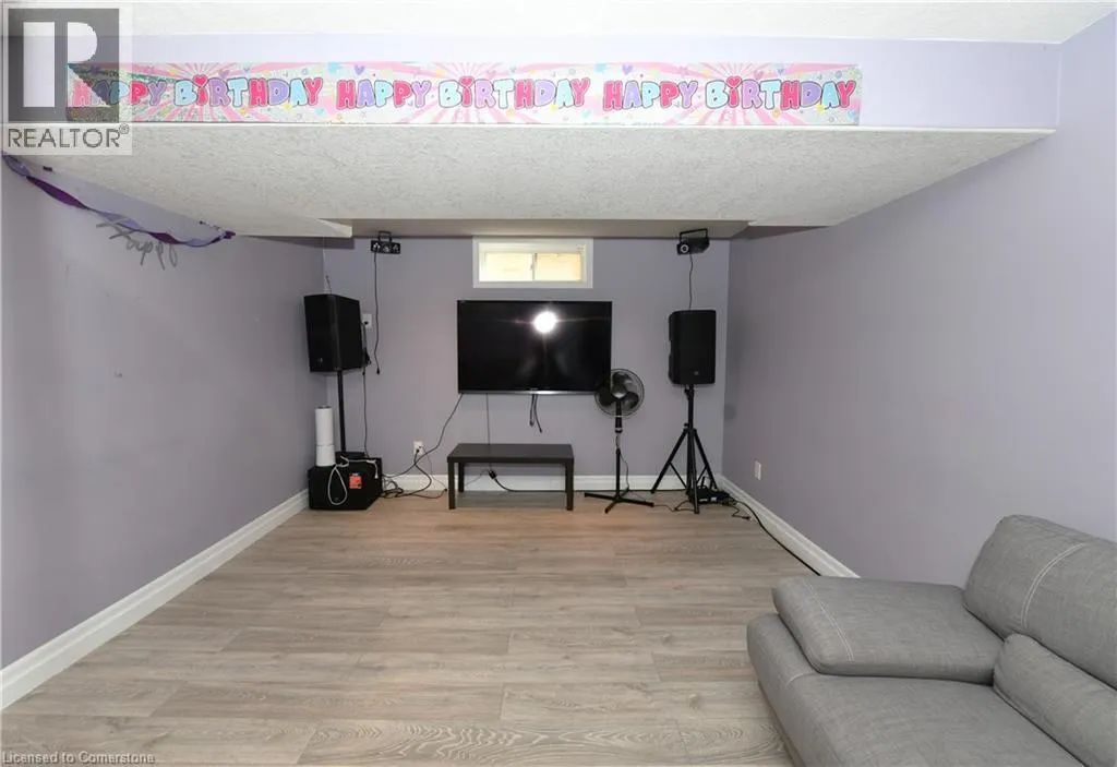260 BRIDLEWREATH Street